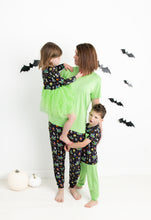 Load image into Gallery viewer, Halloween Women's Short Sleeve top and bottom pjs