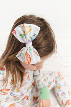 Load image into Gallery viewer, Garden Gnomes Alligator Clip Bullet Bows