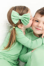 Load image into Gallery viewer, Grassy Green Bamboo Alligator clip Bows