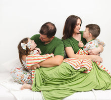 Load image into Gallery viewer, Christmas Stripes Quilted Blanket