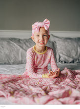 Load image into Gallery viewer, Blayklee Bear quilted Blanket