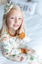 Load image into Gallery viewer, Cream Cocoa Cups Bamboo Alligator Clip Bows