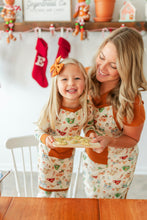 Load image into Gallery viewer, Cream Cocoa Cups Aprons