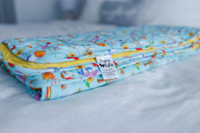 Load image into Gallery viewer, Seasons quilted Blanket