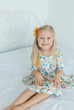 Load image into Gallery viewer, Ice Cream Waffle Cone Bamboo Alligator Clip Bows