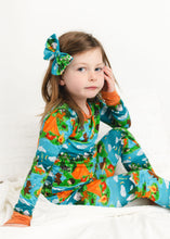 Load image into Gallery viewer, Camping Critters Bamboo Alligator Clip Bows