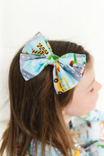 Load image into Gallery viewer, Tiny Town Bamboo Alligator Clip Bows