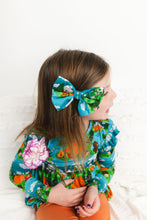 Load image into Gallery viewer, Camping Critters Bamboo Alligator Clip Bows