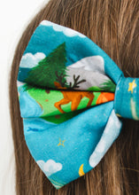 Load image into Gallery viewer, Camping Critters Bamboo Alligator Clip Bows