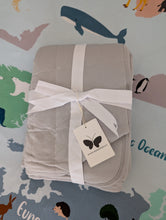 Load image into Gallery viewer, Silver Scene quilted Blanket