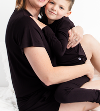 Load image into Gallery viewer, Women's Short sleeve Black pocket Shirt