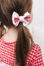Load image into Gallery viewer, Friendly Farm Bamboo Alligator Clip Bows

