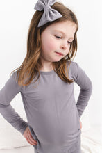 Load image into Gallery viewer, Groovy Grey Bamboo Alligator Clip Bows

