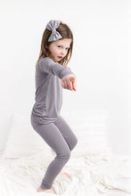 Load image into Gallery viewer, Groovy Grey Bamboo Alligator Clip Bows
