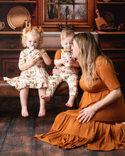 Load image into Gallery viewer, Brown Cream Cocoa Cups Bamboo Alligator Clip Bows
