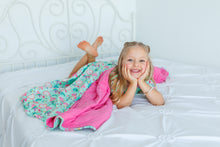 Load image into Gallery viewer, Tea Three Quilted Blanket
