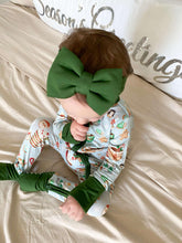Load image into Gallery viewer, Green Grey Cocoa Cups Bamboo Headband
